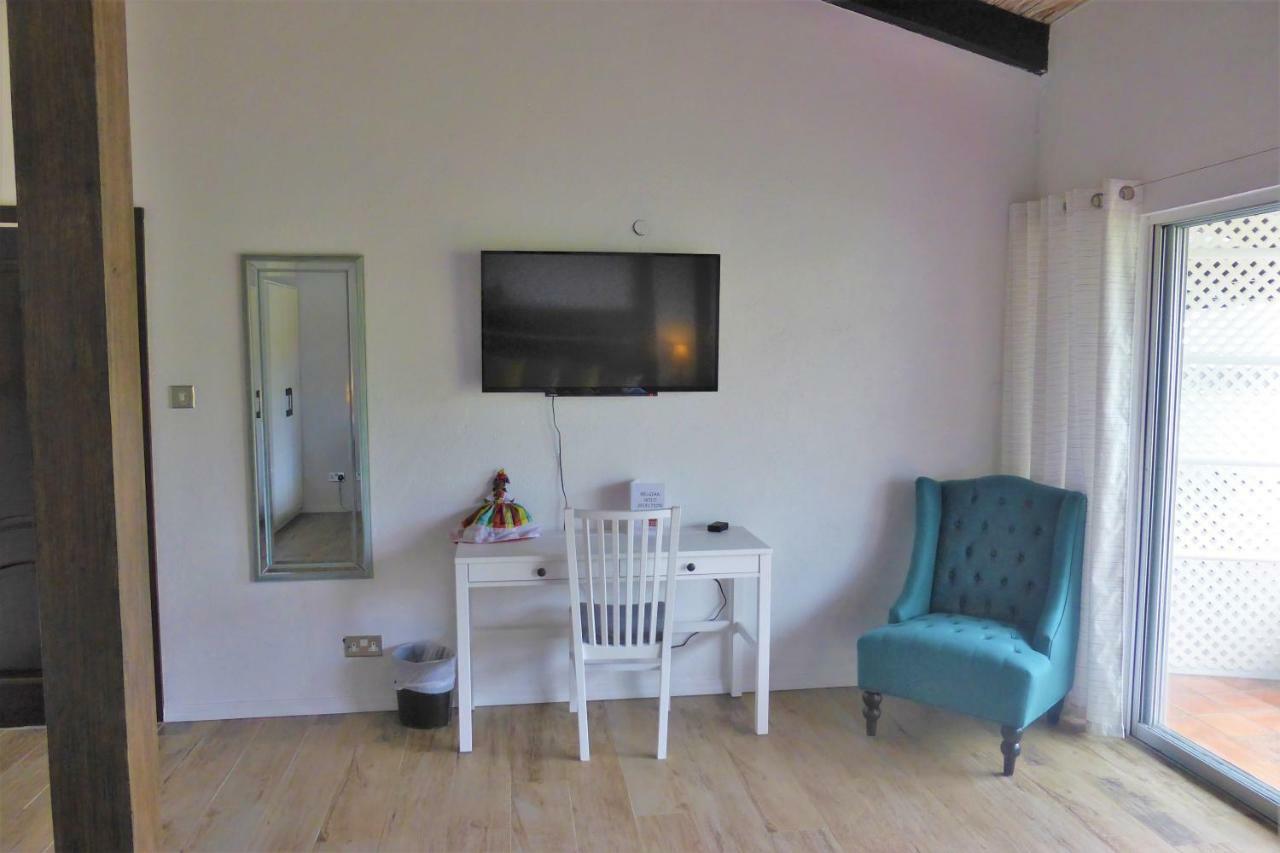 Marigot Palms Luxury Caribbean Apartment Suites Exterior photo
